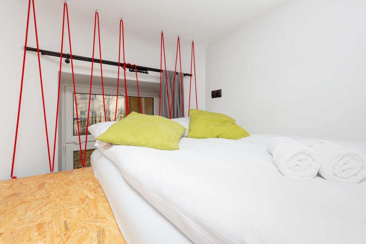 Downtown Studio Apartment Poznanska By Renters Варшава Экстерьер фото
