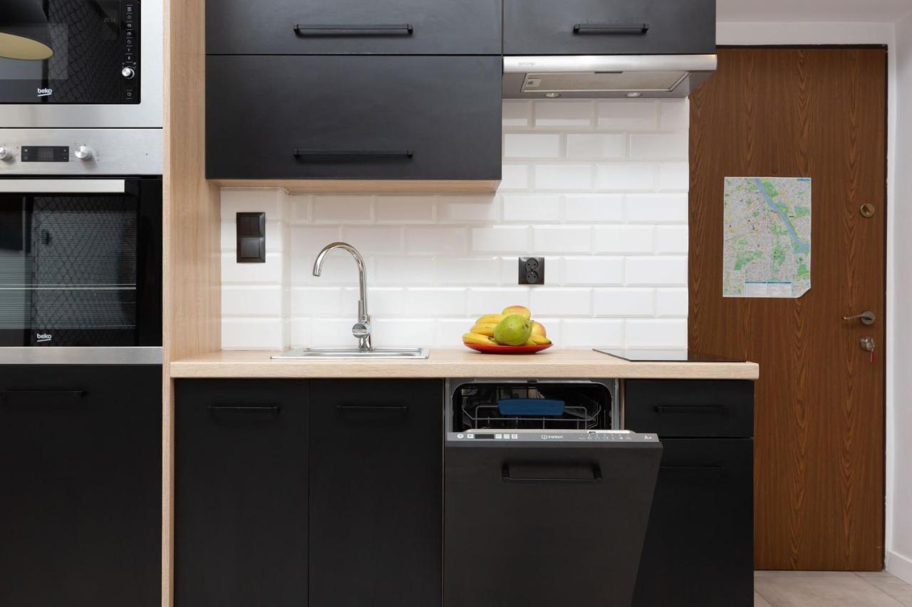Downtown Studio Apartment Poznanska By Renters Варшава Экстерьер фото